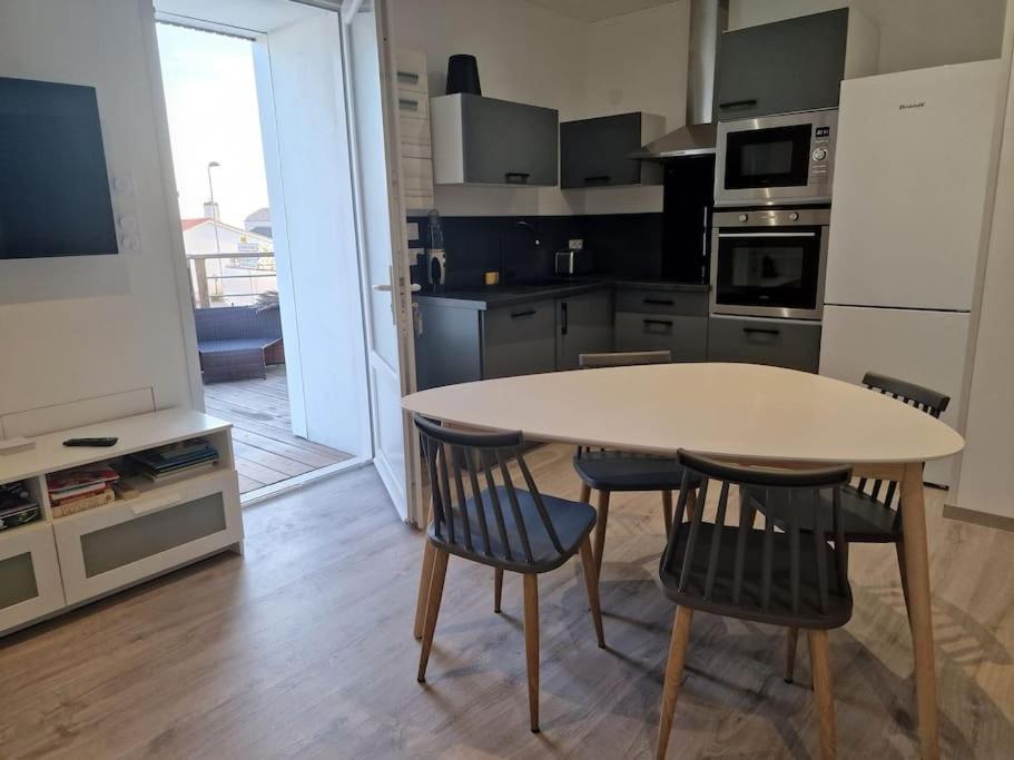 Superbe Appartement Renove A Neuf Centre Bourg Brem Sur Mer Exteriér fotografie